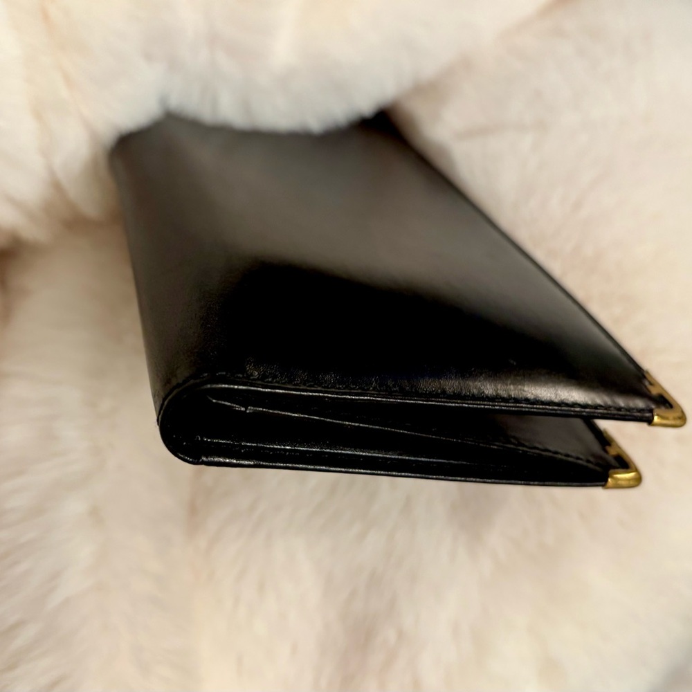 Salvatore Ferragamo Elegant Leather Wallet in Box - Picture 11 of 16